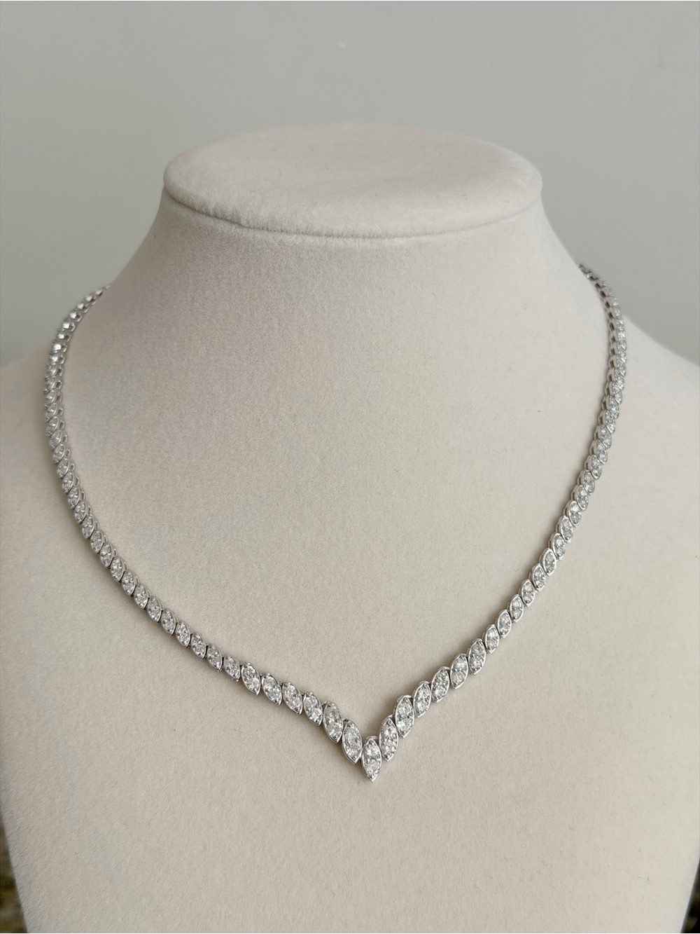 Natural diamonds Necklace